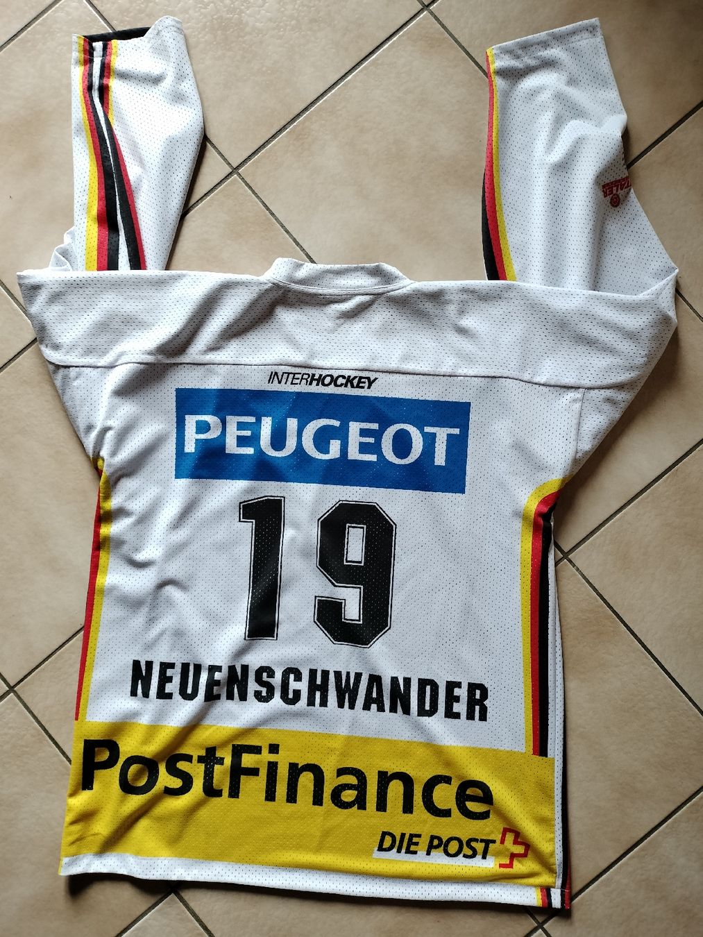 Canottiere & Pantaloni: Zwei SC Bern SCB Trikot in einem – Nuovo (secondo la descrizione) da Schwanden Sigrisw venduto da Wibe81 1