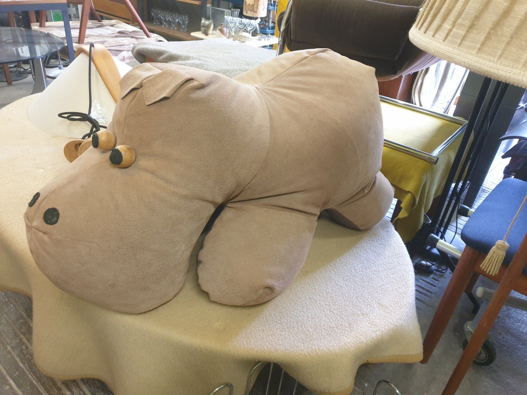 Tabourets: Hippo Hocker  aus Wildleder 70's – D'occasion à rebstein par spacy73 3