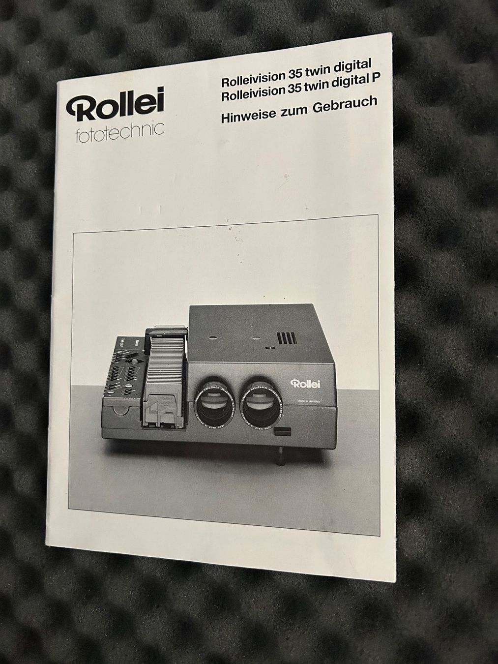 Poster & Bilder: Projecteur diapos Rollei – Gebraucht aus Delémont von pupaaldi