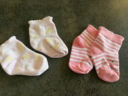 2 Paar Babysocken, Grösse 15/18 Sommer-Look, Top Zustand