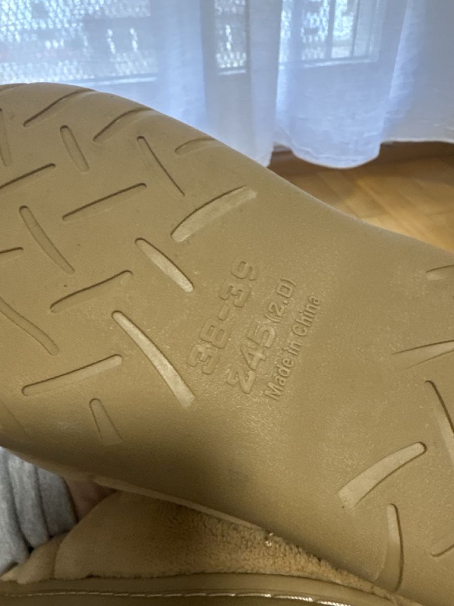 Scarpe da donna: Hausschuhe Gr. 38-39 – Usato da Füllinsdorf venduto da silberstern110 1