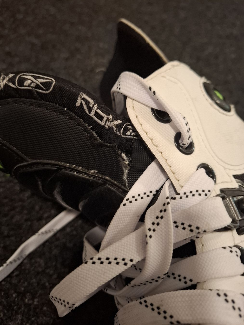 Reebok Schlittschuhe: Reebok Icehockey-Schlittschuhe – Gebraucht aus Klosters von BSch22 3