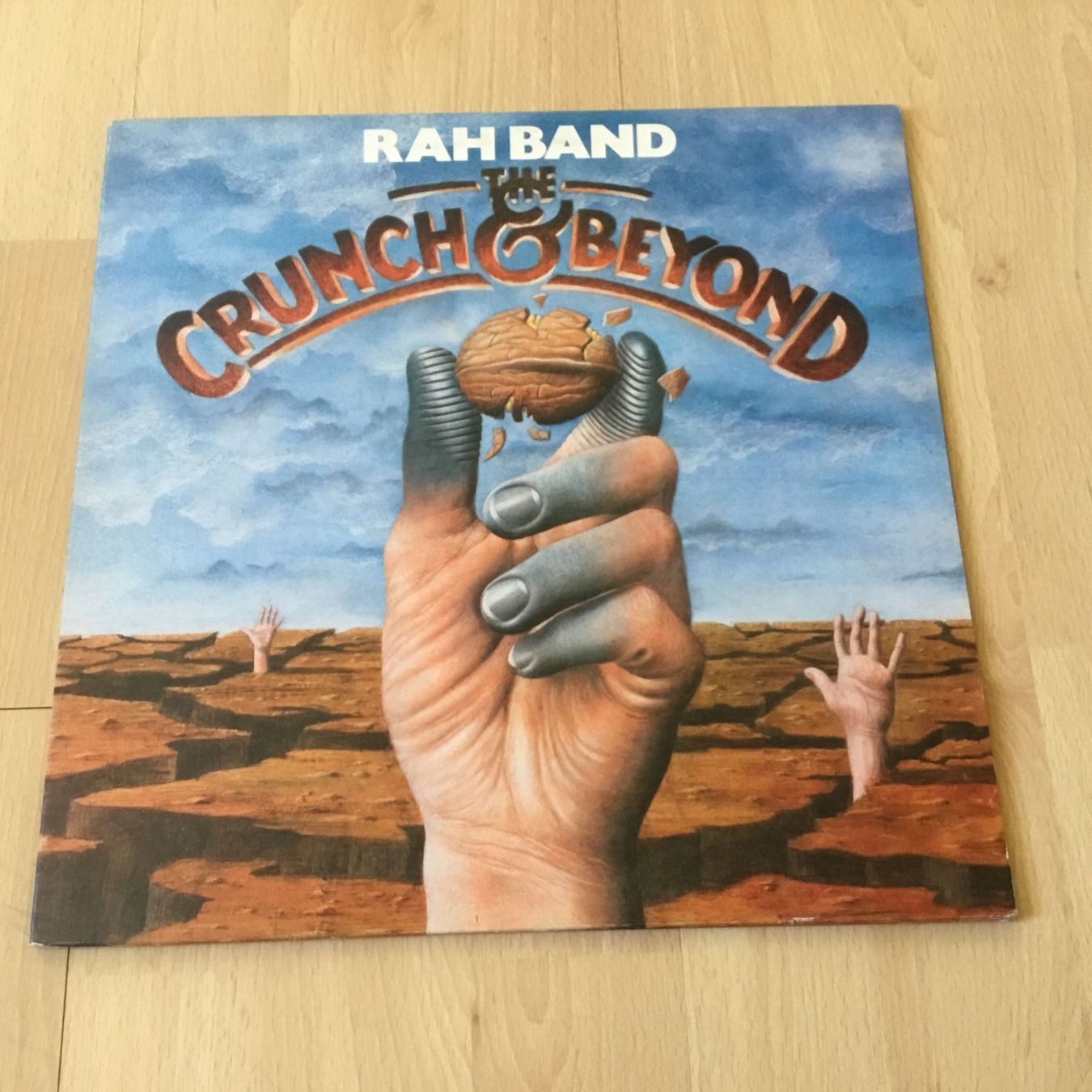 Dischi in vinile: Rah Band / The crunch beyond – Nuovo (secondo la descrizione) da Kreuzlingen venduto da Schuggerman