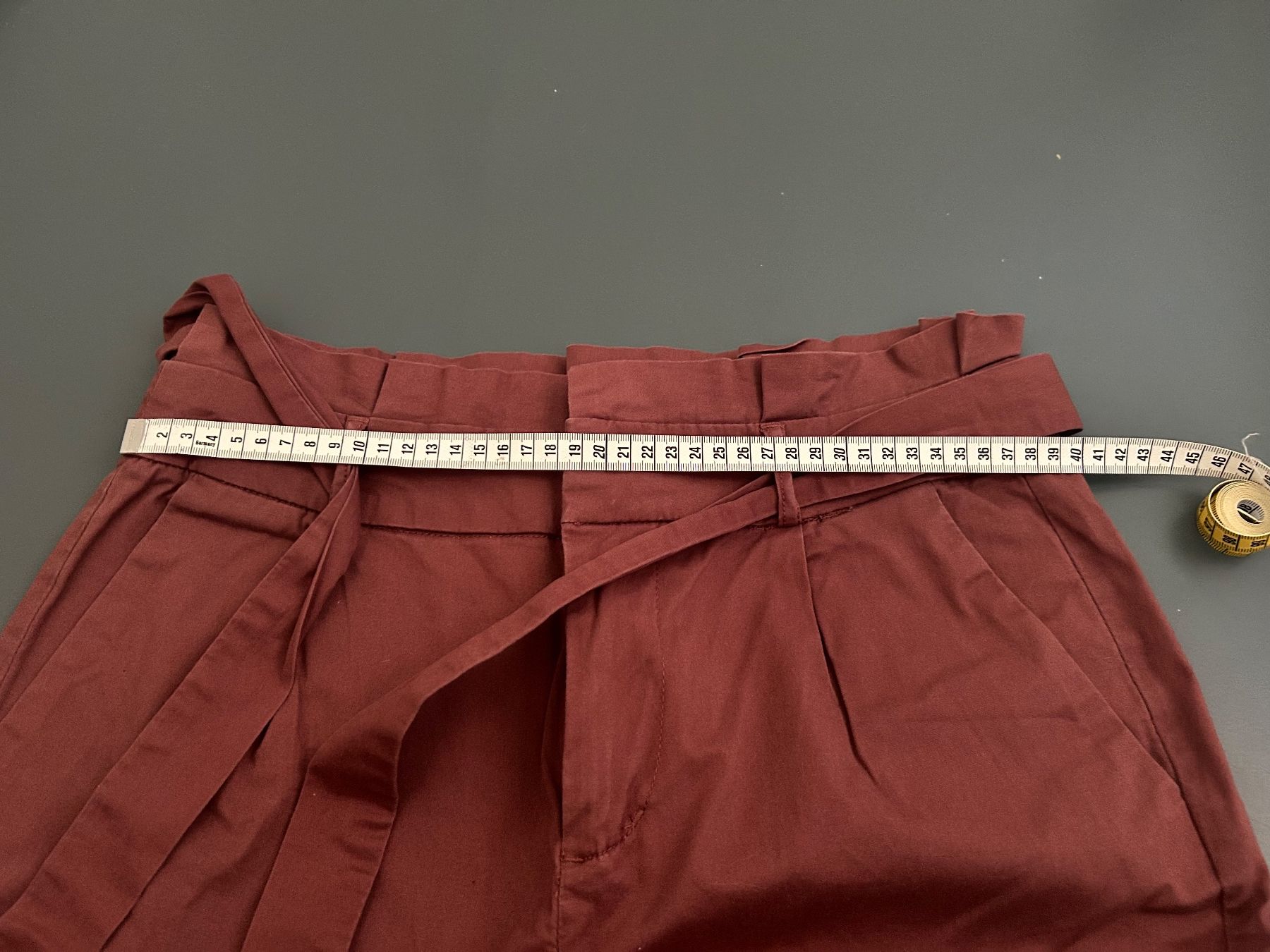 Only Pantaloni: Paperbaghose von Vero Moda – Usato da Winterthur venduto da neelom 4