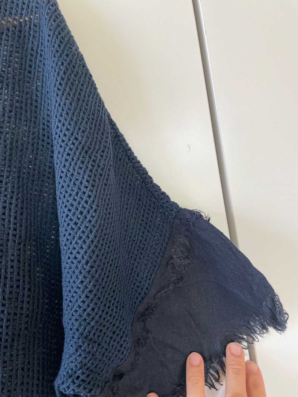 Top: Oversize Strickshirt Blau Fransen – One-Size – Usato da Neukirch an der Thur venduto da bee88 1