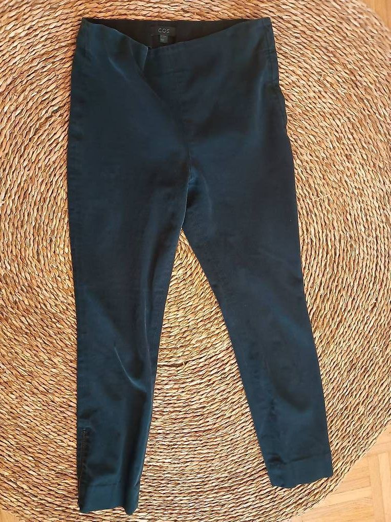 Cos Pantaloni: Schlichte Hose von Cos – Usato da Zürich venduto da Melianea
