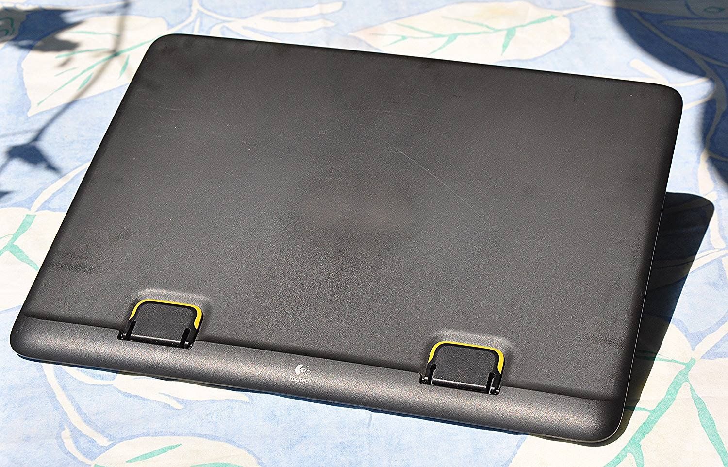 Racks & Ständer: Logitech Laptop Ständer / Halterung – Gebraucht aus Kandersteg von schiffskatze27