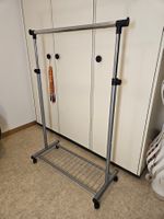 Kleiderständer (zwei Stück)