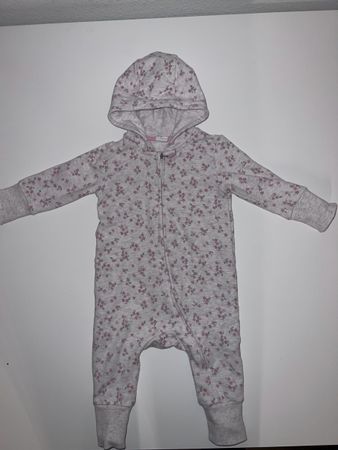 H&M Baby Overall Grösse 68 mit Kapuze, Blumenmuster