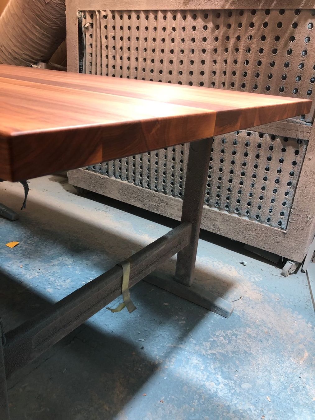 Tavoli: Massiver Nussbaumtisch, Esstisch, wunderschön! – Usato da Windisch venduto da Hess11 5
