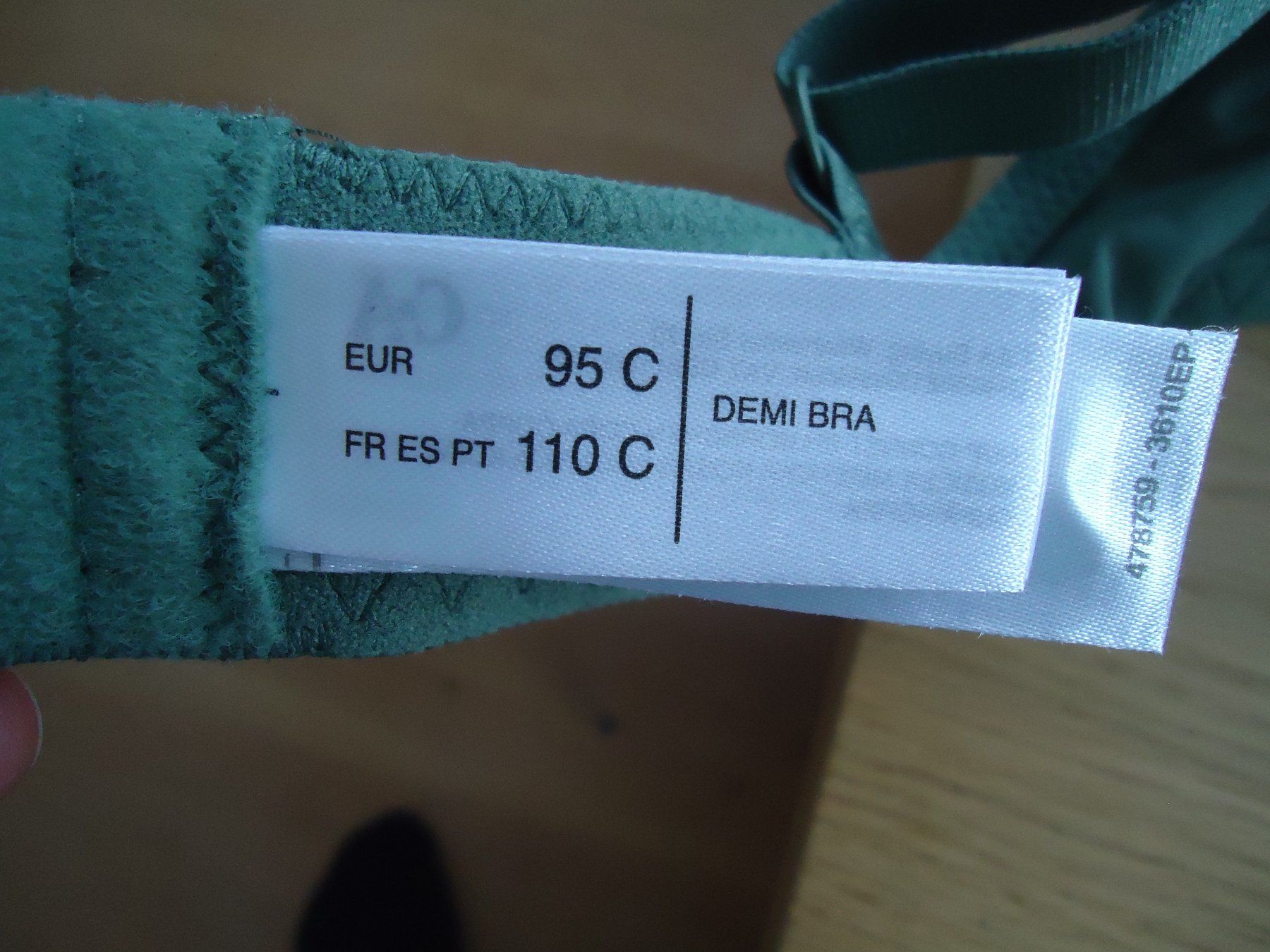 Sonstige Unterwäsche: BH  95C salbeigrün kaki neu – Gebraucht aus Benken SG von Schnurzli1 3