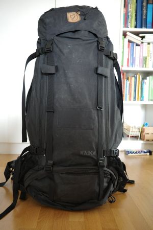 Rucksack Fjällräven Kajka 100 - Farbe Coal Black