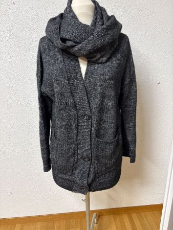 Schöne Strickjacke Nile XS mit passendem Nile Loop