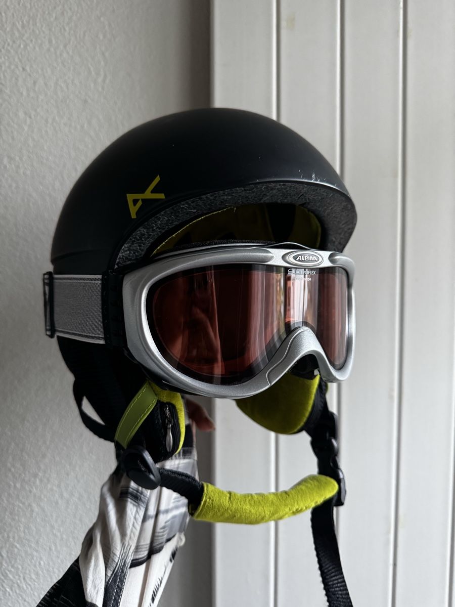 Caschi: Anon Skihelm S mit Skibrille – Usato da Bern venduto da Kim_456