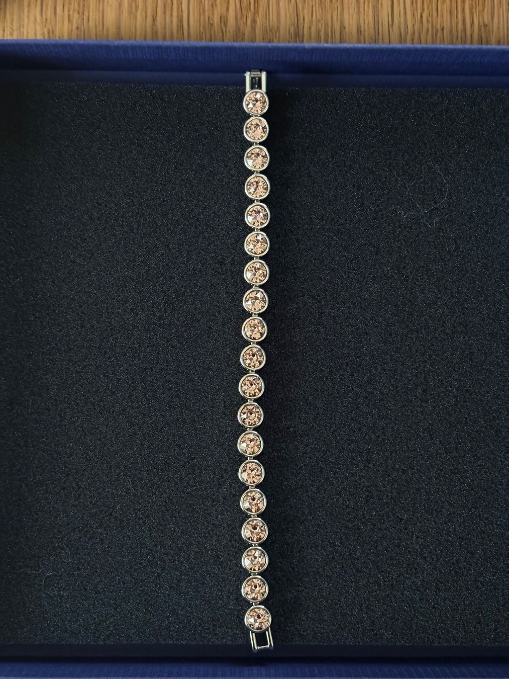 Bracciali & Braccialetti: Touchstone Crystal Armband, neu – Nuovo e nell'imballaggio originale da Bubikon venduto da Vania5