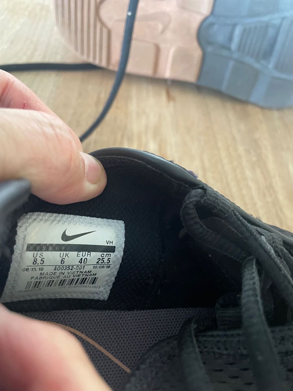 Nike Scarpe da donna: Nike AirMax Motion 2 Black/Beige Gr. 40 – Usato da Wollerau venduto da Poschro68 5