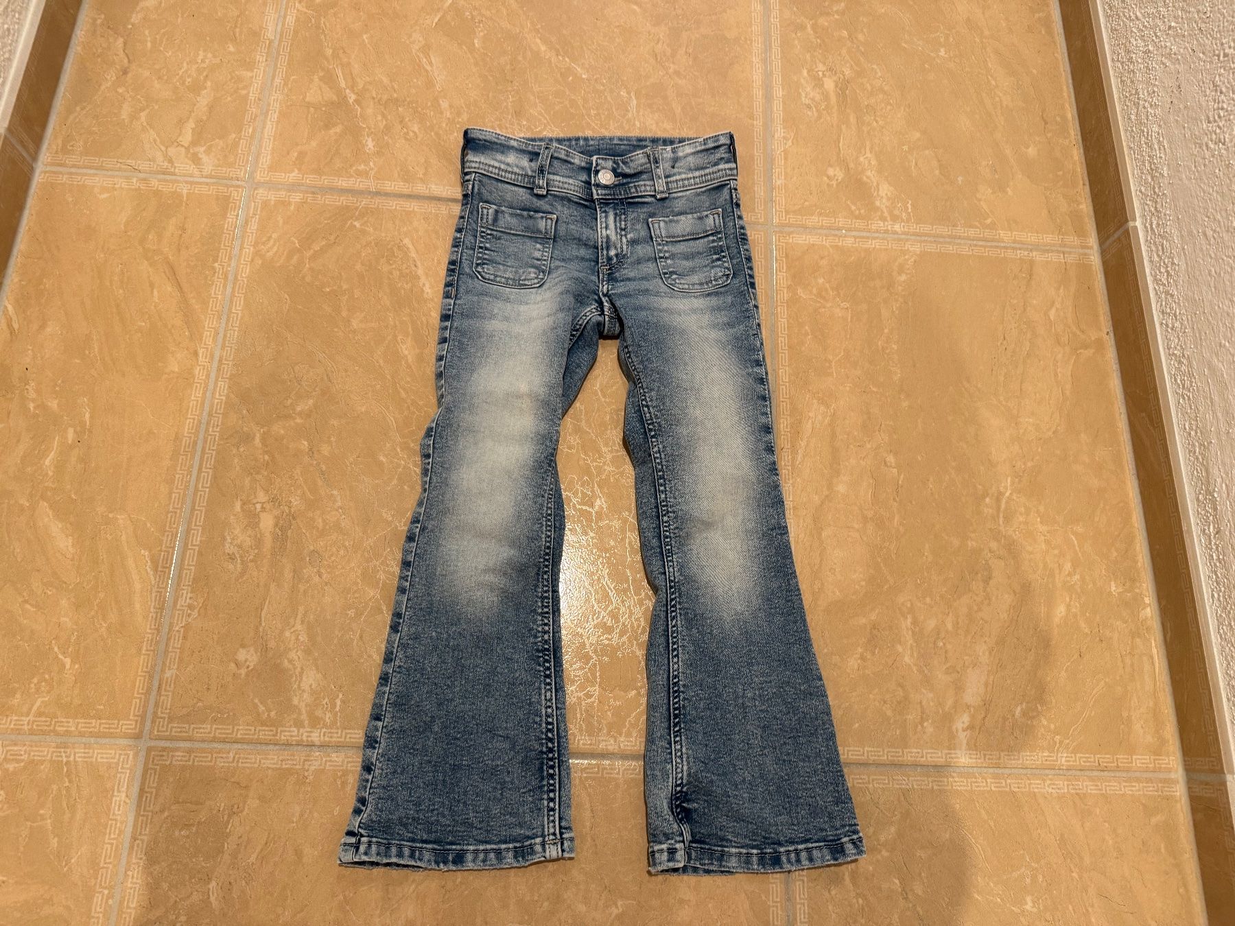 Pantaloni: H&M NWT Coole Flaired Jeans, 6J 116 – Nuovo (secondo la descrizione) da Klingnau venduto da Markus14