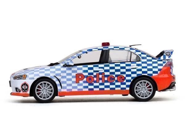 Mitsubishi Modellini d'auto: Mitsubishi Lancer Evolution X 2009-2016 "Police Australien – Nuovo e nell'imballaggio originale da Gerlafingen venduto da espero88 3