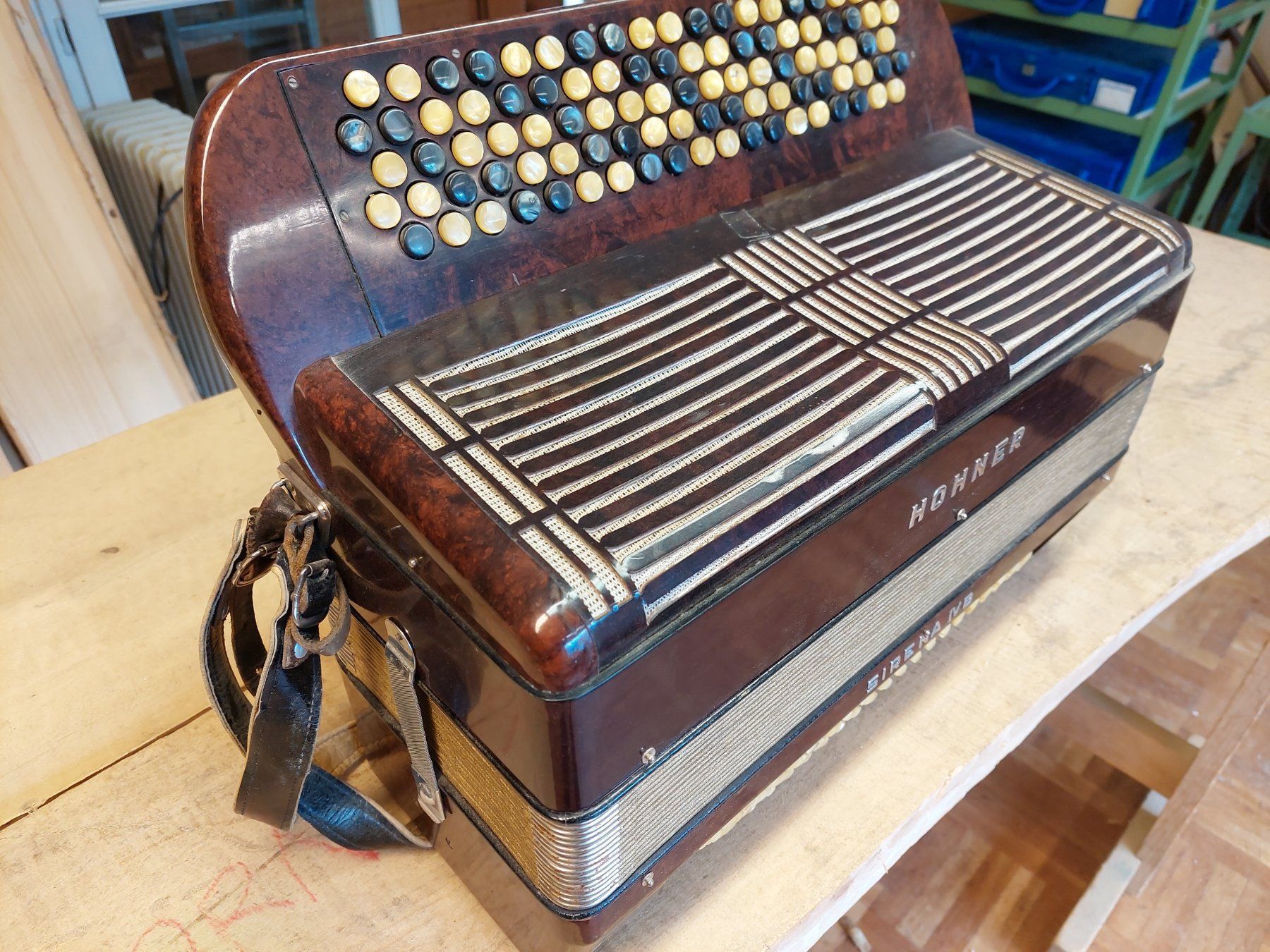 Hohner Musikinstrumente: Akkordeon Hohner Sirena IVB – Defekt aus Davos Platz von wauwauin 3