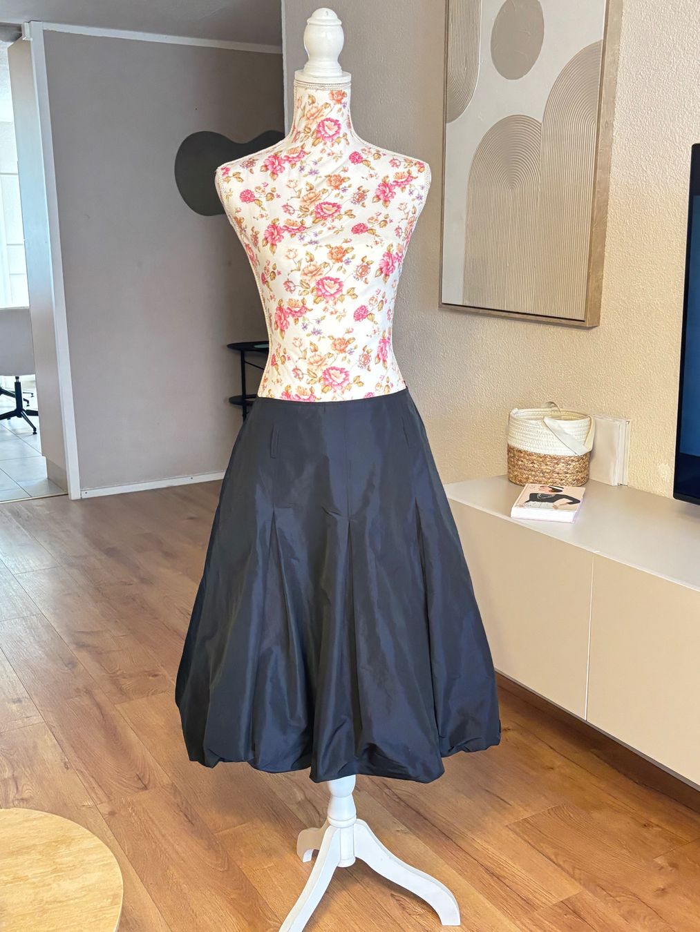 Max Mara Gonne: Max Mara Weekend Ballon Rock Seide – Usato da St. Margrethen SG venduto da dijanaO
