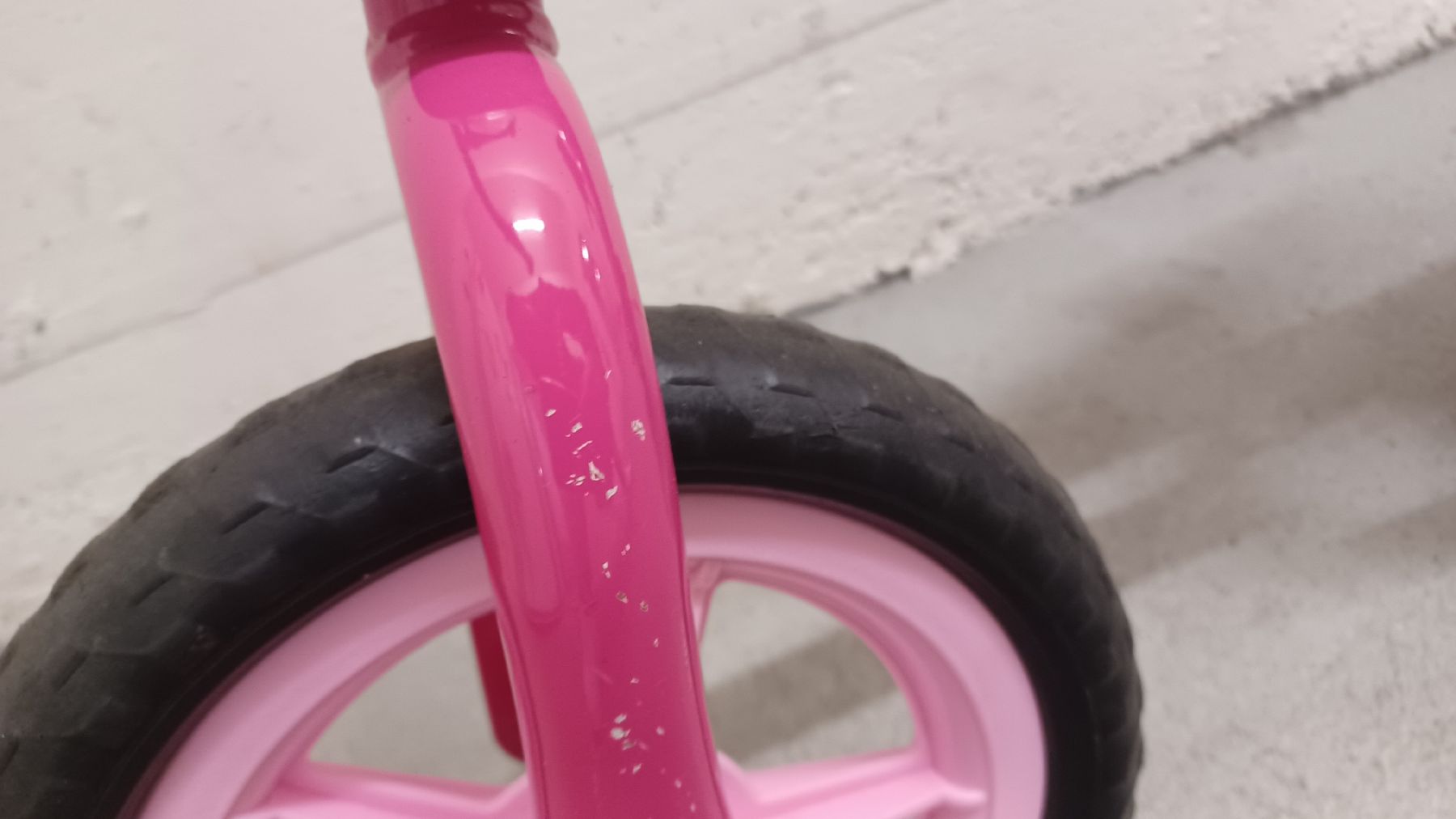 Chicco Fahrzeuge für Kinder: Chicco Laufrad Pink Arrow – Gebraucht aus Root von hei_v8g2 2
