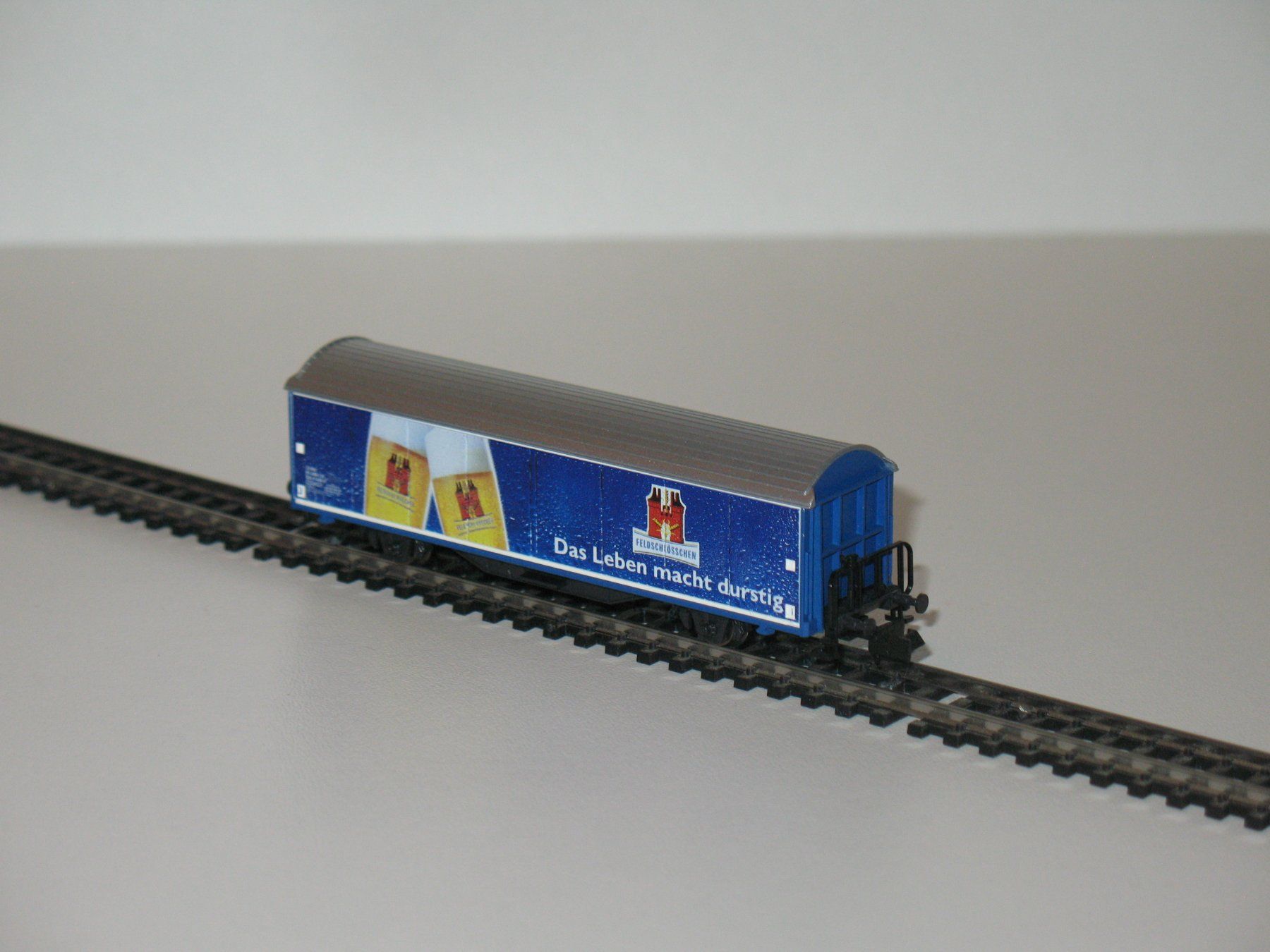 Trix Modelleisenbahnen: Schiebewandwagen der SBB "Feldschlösschen" / Minitrix 15605 – Gebraucht aus Ettiswil von Caapraibex 2