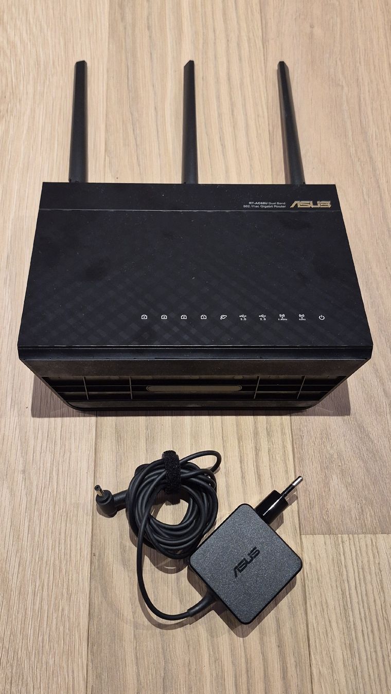 Asus Modem & Router: Routeur  rt-ac68u – Usato da Epalinges venduto da Tritus12 1