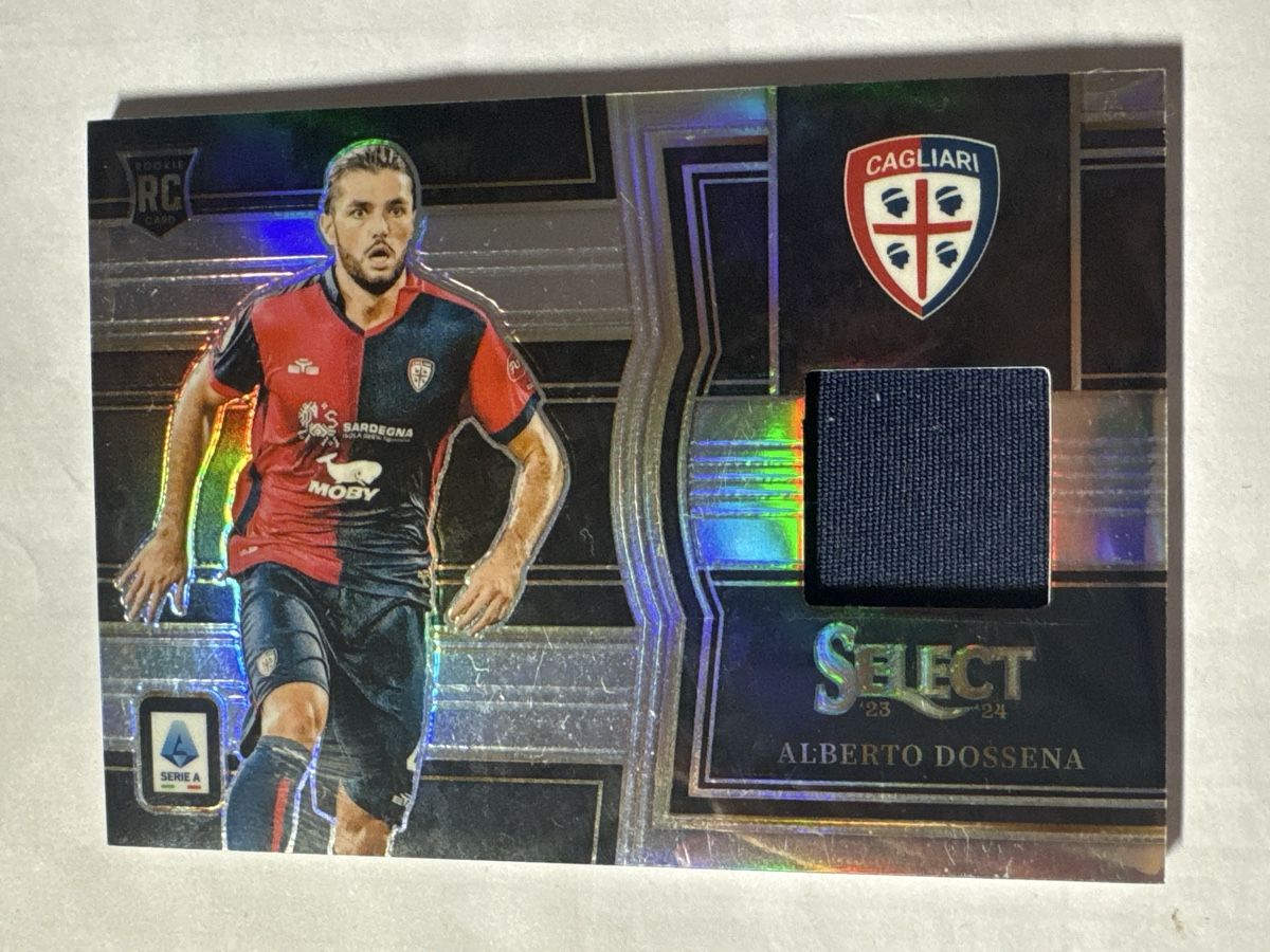 Panini Cartes à collectionner: 2023-24 Panini Select Serie a Select Memorabilia Dossena – Neuf (Voir description) à Baar par sp7ni