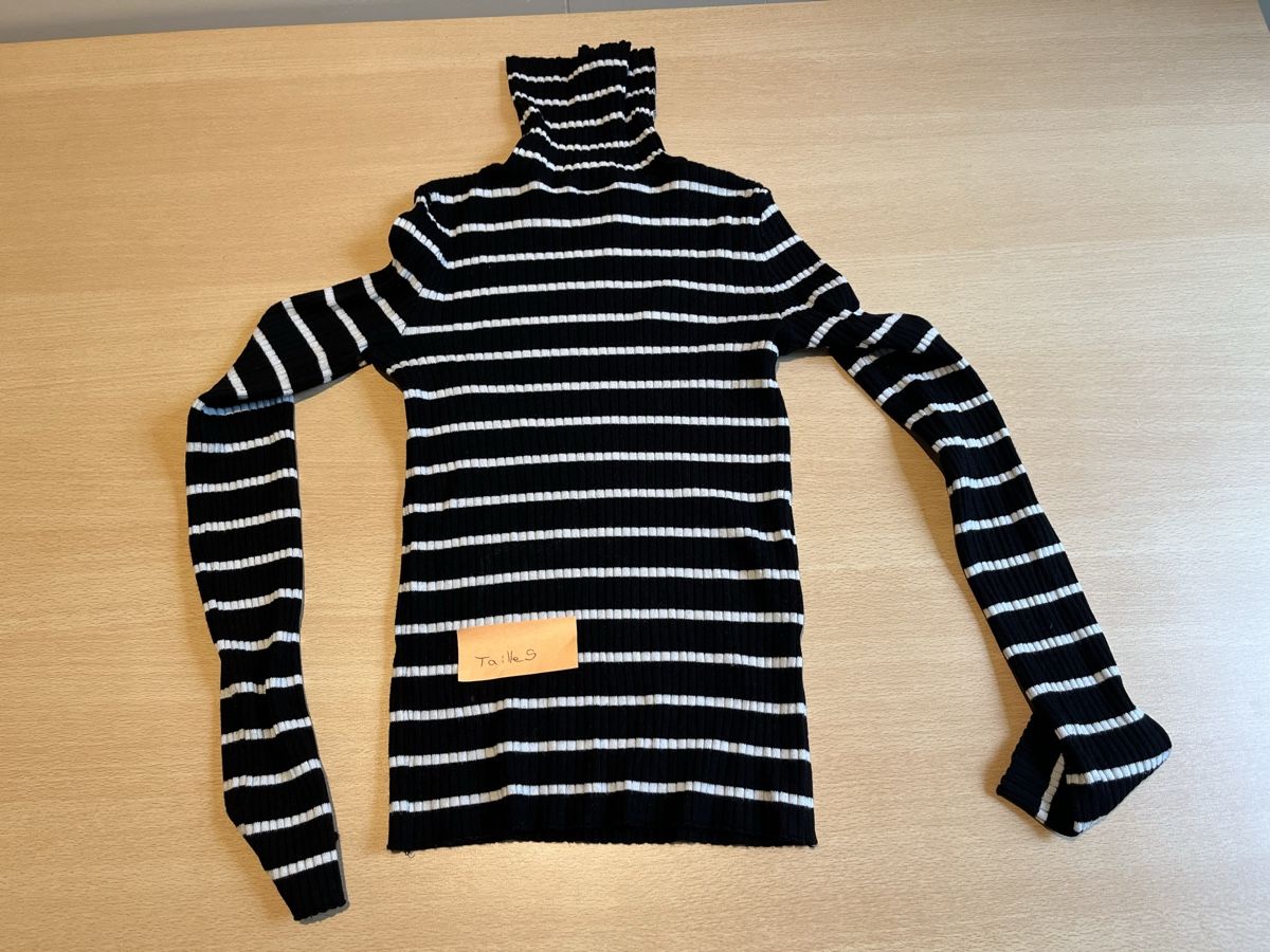 Lotti & Set di vestiti: Set de 5 pulls hiver fille style crop tailles S-M – Usato da Romont FR venduto da cat_j6ww 6