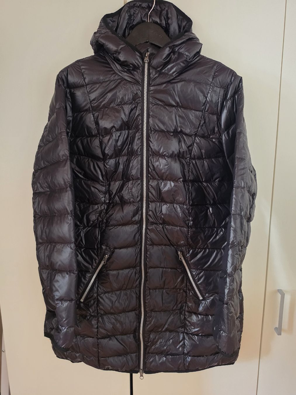 Vestes: Damen Daunenjacke Gr.44 – Neuf (Voir description) à Gerlafingen par SiM_sch