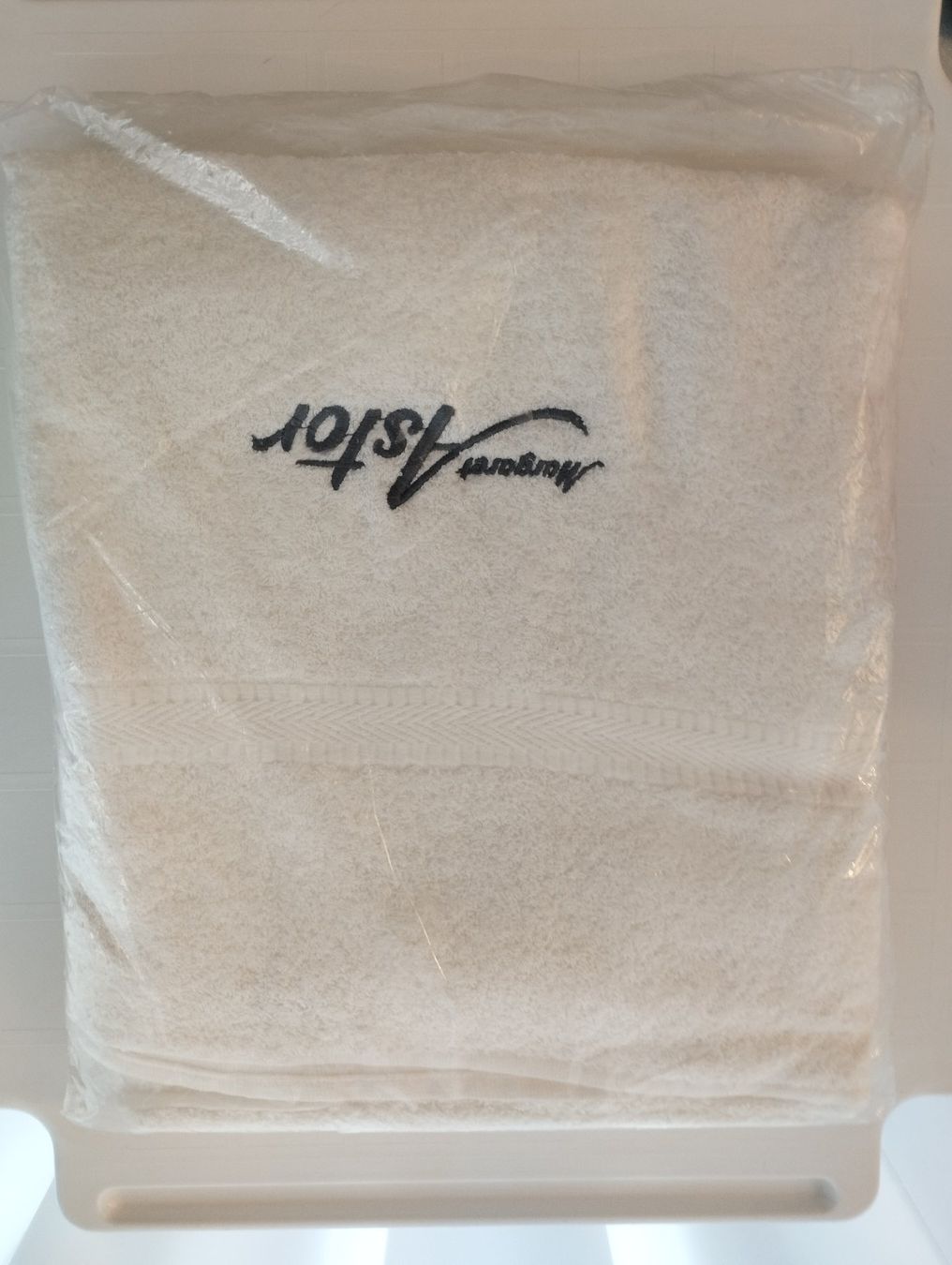 Teli da bagno: Badetuch Margaret Astor, originalverpackt, antik – Nuovo e nell'imballaggio originale da Ostermundigen venduto da Dinge1 1