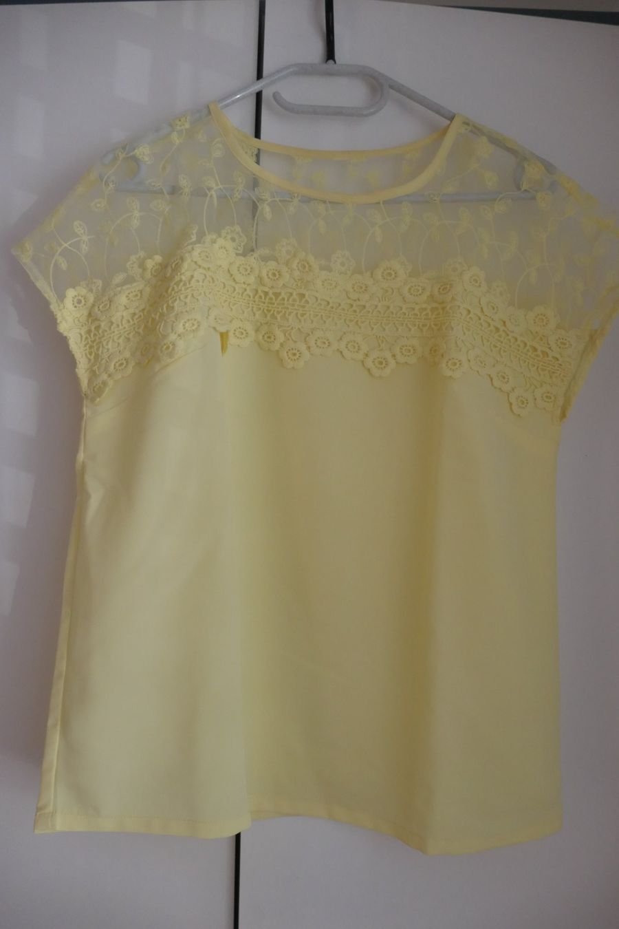 T-shirts: Damenshirt gelb Grösse 38 - NEU – Neuf (Voir description) à Eschenbach LU par Orchi