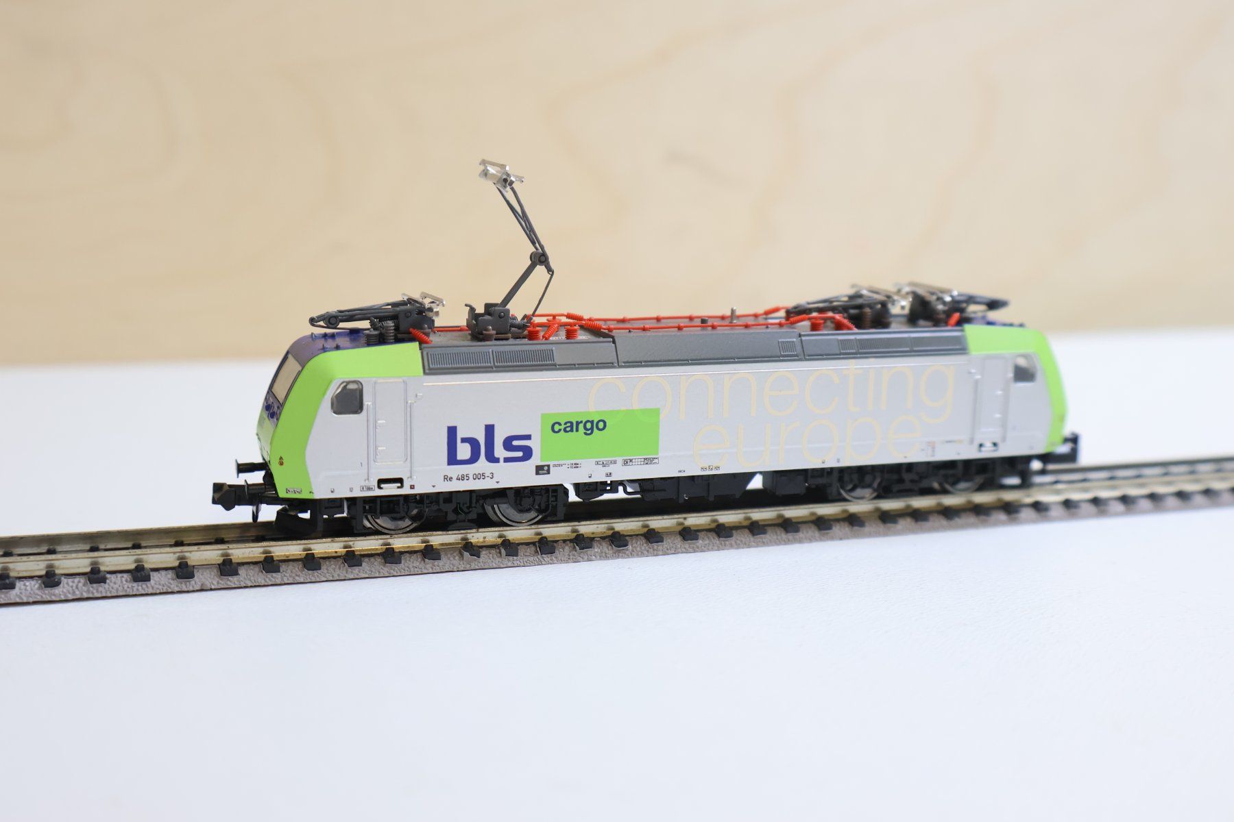 Trix Modelleisenbahnen: Minitrix BLS Cargo E-Lok - Digi Schnitt Spur N - 12159 – Gebraucht aus Winterthur von Monstera 5