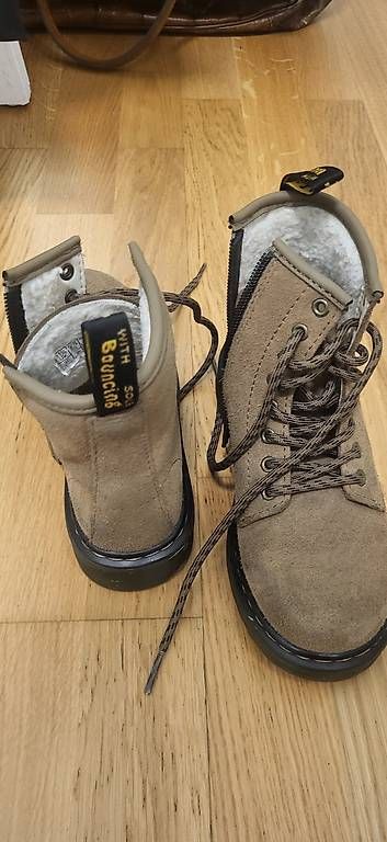 Scarpe da uomo: Dr. Martens gefüttert Grösse 30 – Usato da Aarburg venduto da vere86 1
