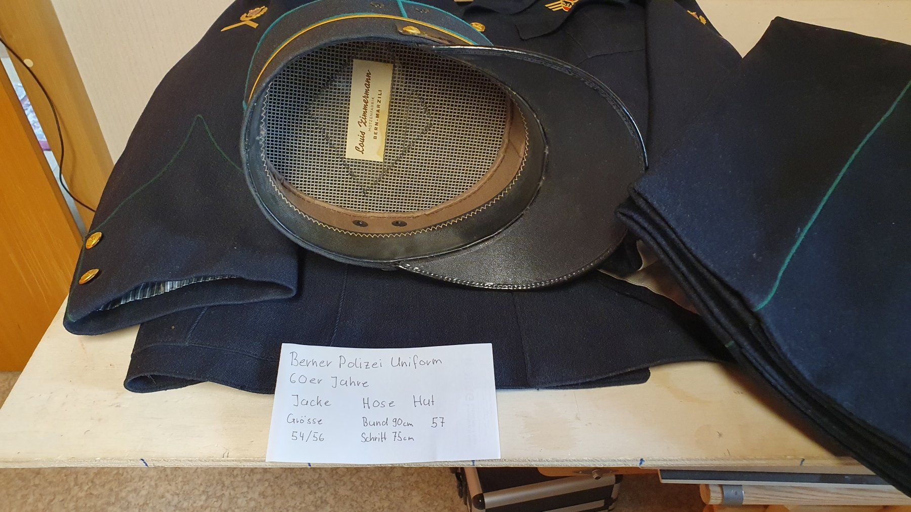 Uniformi: Berner Polizeiuniform aus den 60er Jahren – Usato da Richigen venduto da Auerhahn11 1