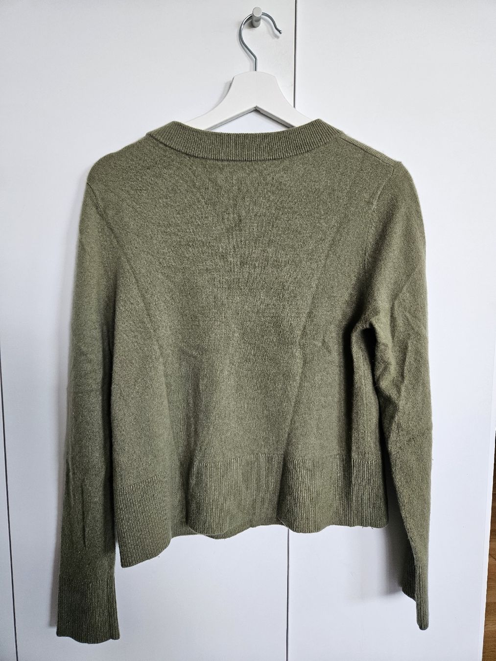 Globus Tops: Pull kaki en cachemire (taille M) – Gebraucht aus Bussigny von niwa_mikan 1