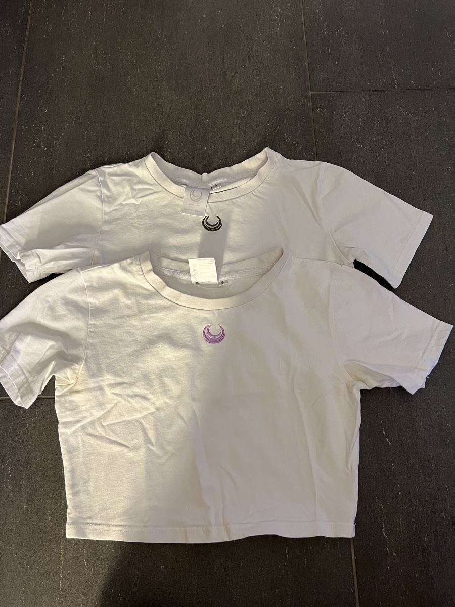 T-shirt: 2x Shirt/ Top Gr.S Lazuli Label – Usato da Sirnach venduto da Mouse1973