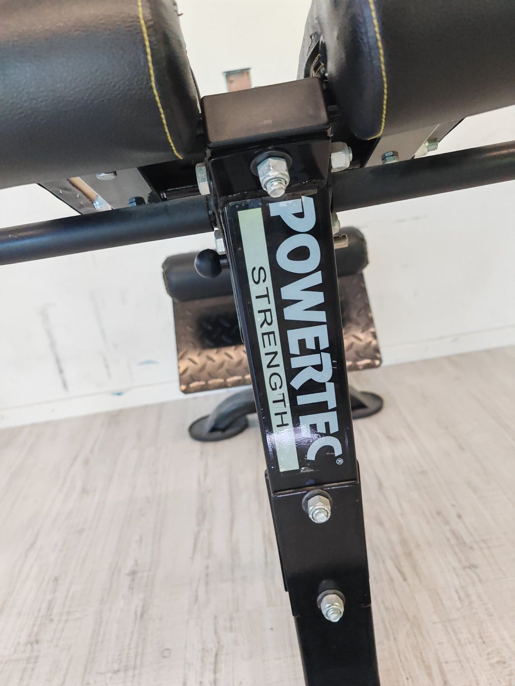 Powertec Hometrainer: Powertec Hyperunterstützung (Rückenstrecker) – Usato da Bern venduto da Sudowudo 1
