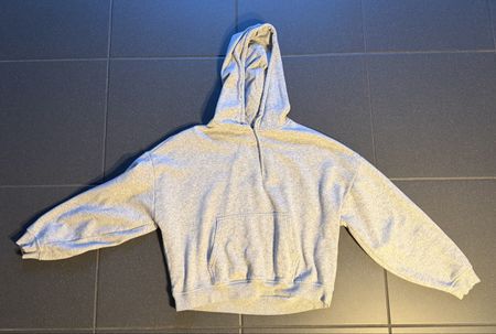 Grauer Hoodie, Grösse M, Top Zustand für den Winter!