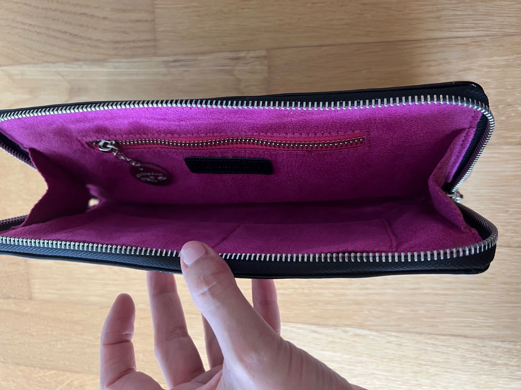 Taschen für Damen: Clutch Queen & Cult schwarz – Neu (gemäss Beschreibung) aus St.Gallen von Shopaholic5 3