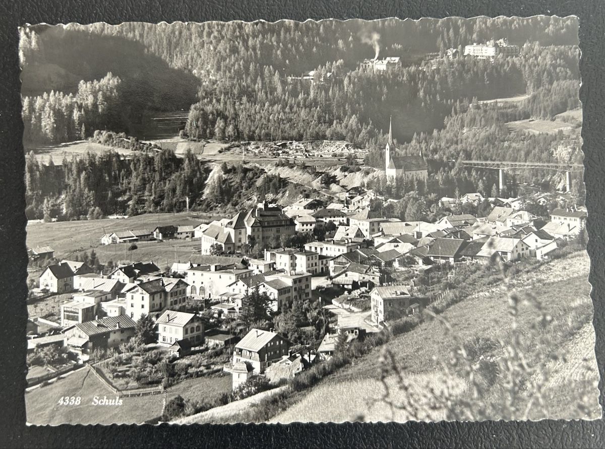 Cartoline postali: Flugaufnahme Schuls – Usato da Horw venduto da Tellbub