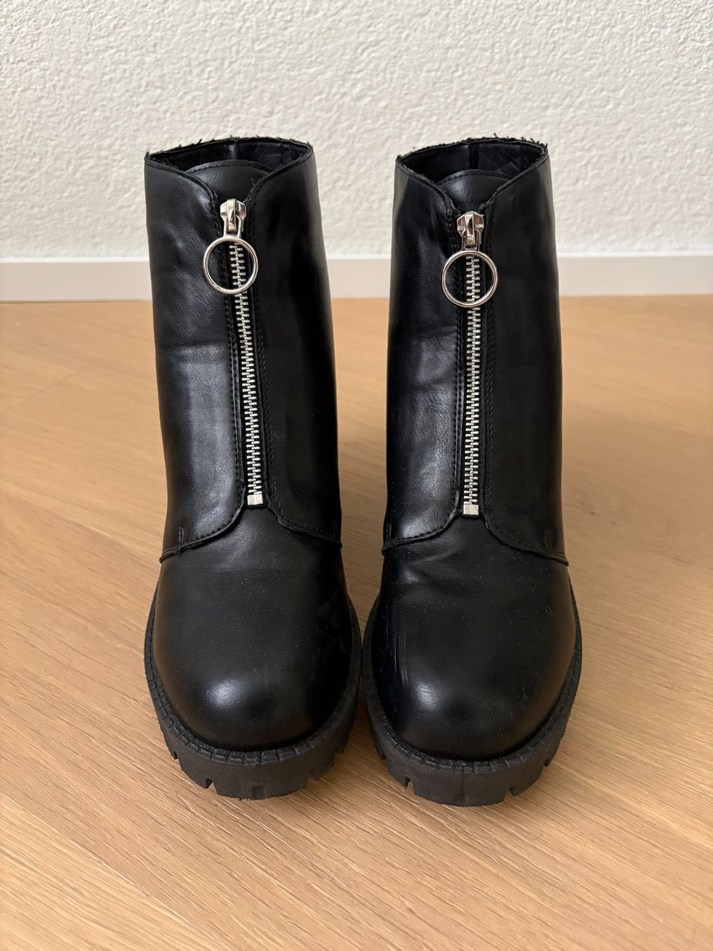 Scarpe da donna: Damen Ankle Boots Schwarz Gr. 40 - Neu – Nuovo (secondo la descrizione) da Steffisburg venduto da Octabrain