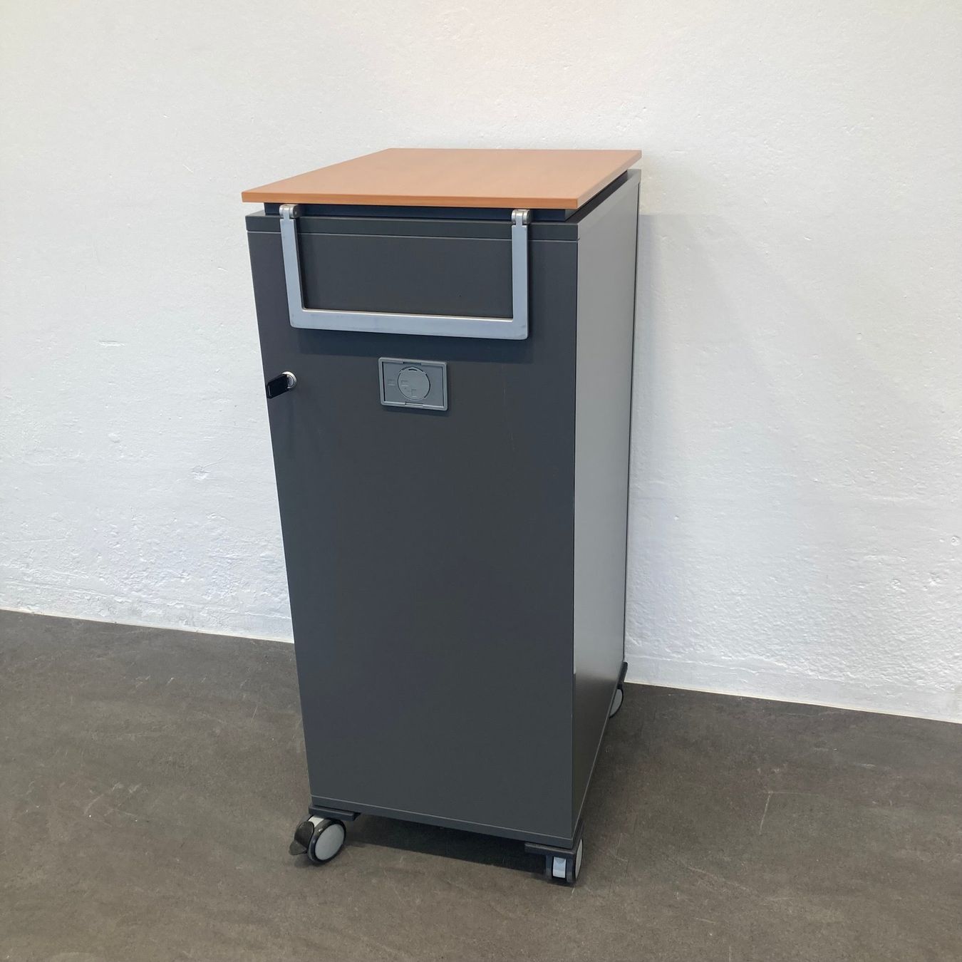 Banconi: Steelcase Moby Roll-Caddy - Anthrazit-Buche - mit – Usato da Schönenwerd venduto da mcofficeshop 6