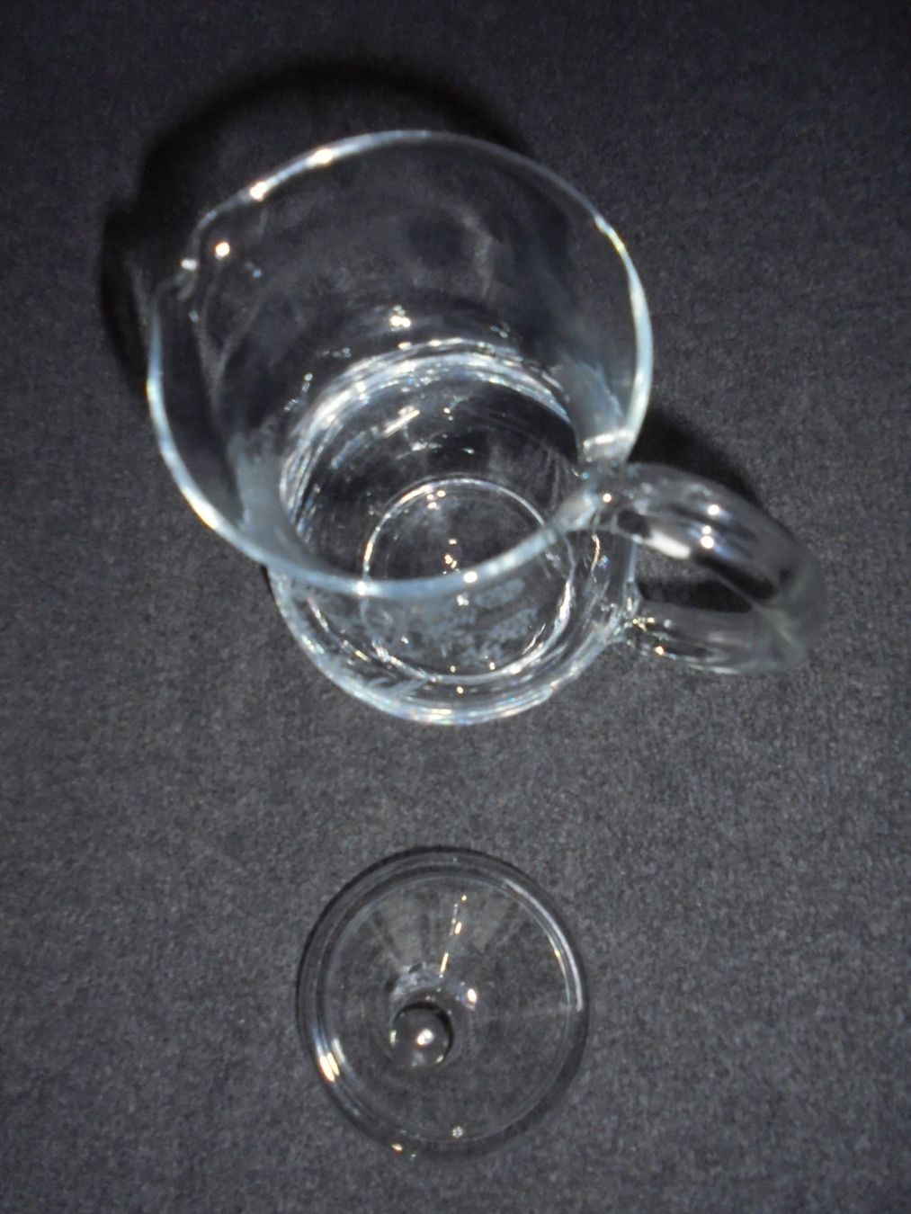 Karaffen: Glaskaraffe mit Deckel, graviert, Inhalt 1/2 Liter – Gebraucht aus Rüschegg-Heubach von Ofen111 3