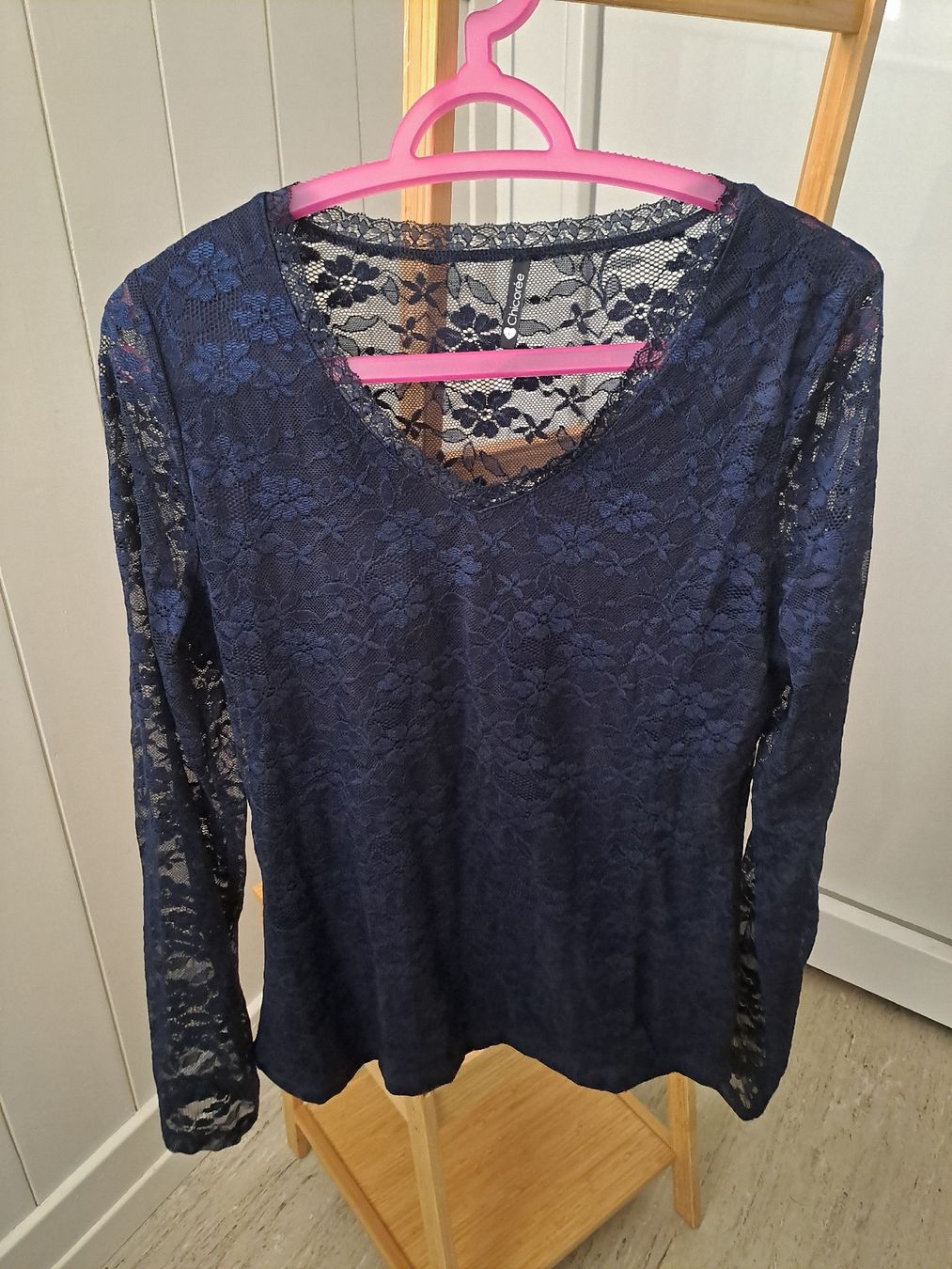Top: Damen Langarmshirt Gr. L dunkelblau Spitze – Usato da Rickenbach LU venduto da bishiida