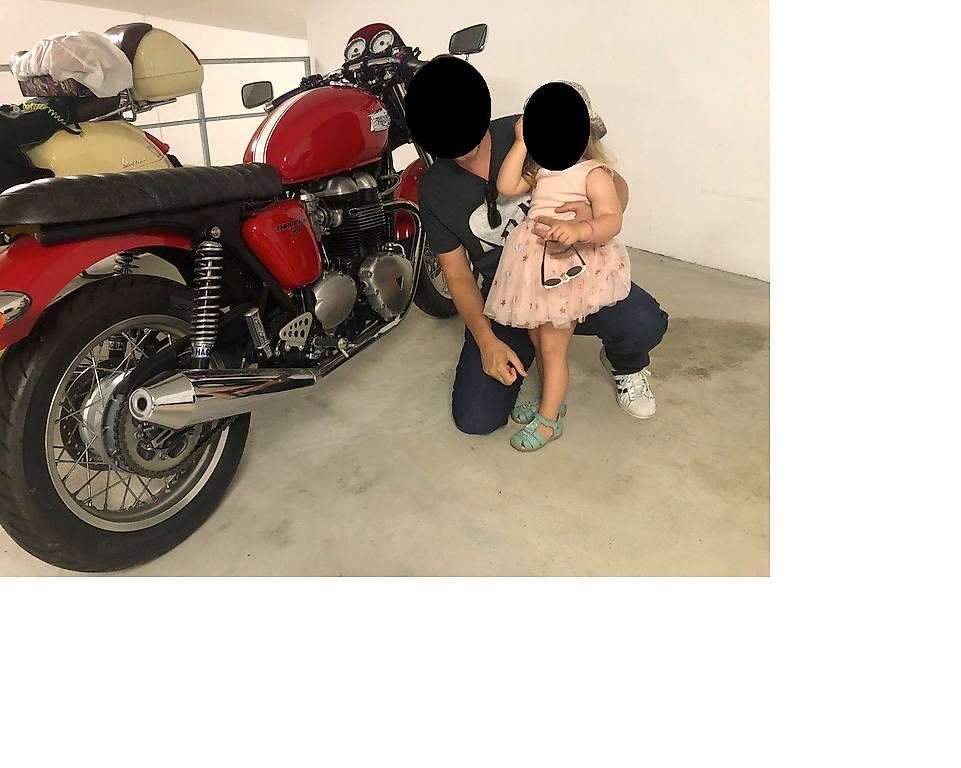 Triumph Strada: Neuwertige Triumph Thruxton 900 mit nur 2500km – Usato da Füllinsdorf venduto da Schmeudou