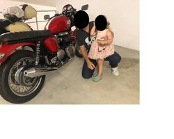 Neuwertige Triumph Thruxton 900 mit nur 2500km