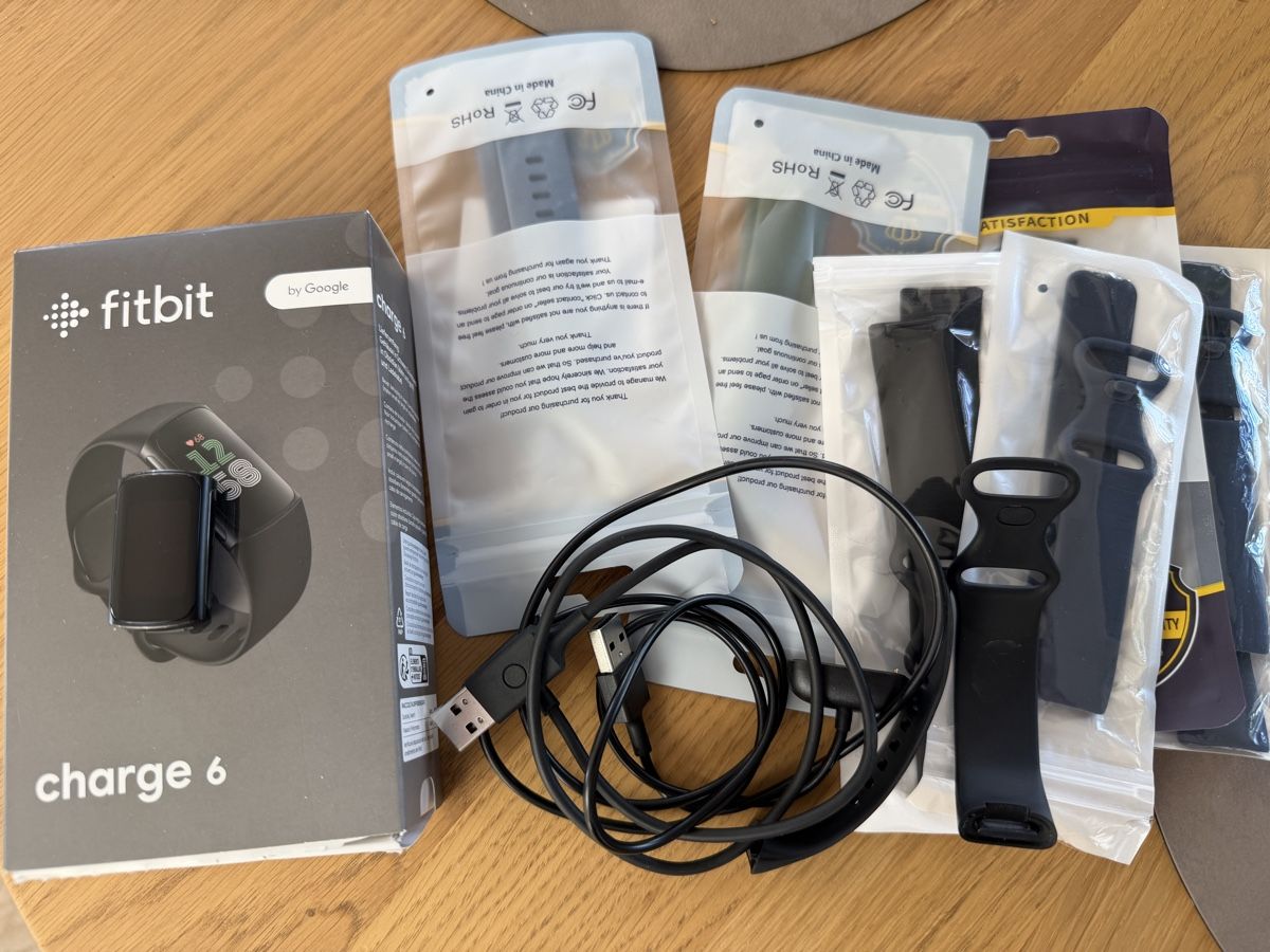 Fitbit Smartwatch: Fitbit Charge 6 - neuwertig mit Garantie – Nuovo (secondo la descrizione) da Mauren venduto da Tritter 3