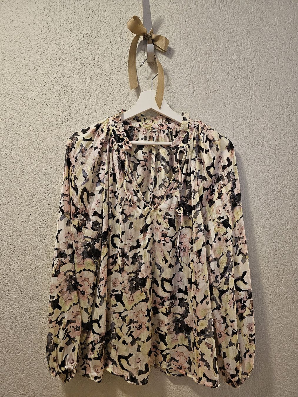 H&M Camicette: Luftige Sommer Bluse mit Blumenmuster, Grösse 38 – Nuovo (secondo la descrizione) da Bern venduto da Oscarella