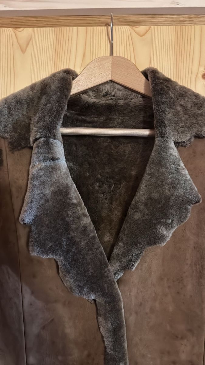 Gilet & Giacche: Full length Vintage Shearling Vest 38 – Usato da Grund b. Gstaad venduto da ReLuxe 4